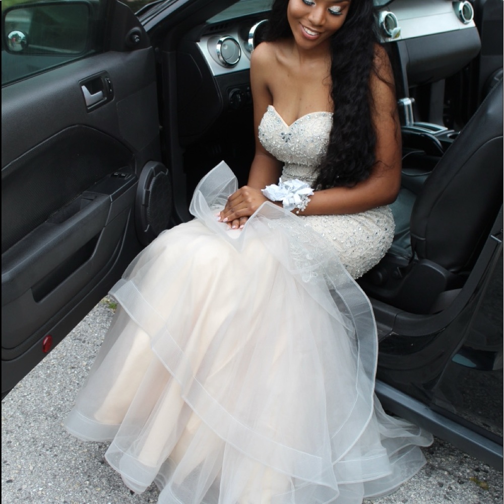 Prom Dress - Picture 4 of 6